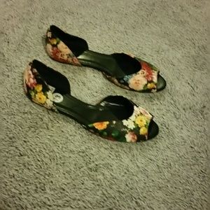 Sbicca floral flats 13